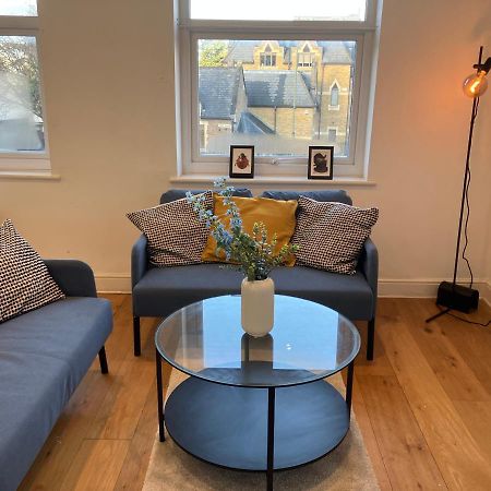 埃普瑟姆Awesome Refurbished 1 Bed Flat Few Steps To High St ! - 2 East House公寓 外观 照片